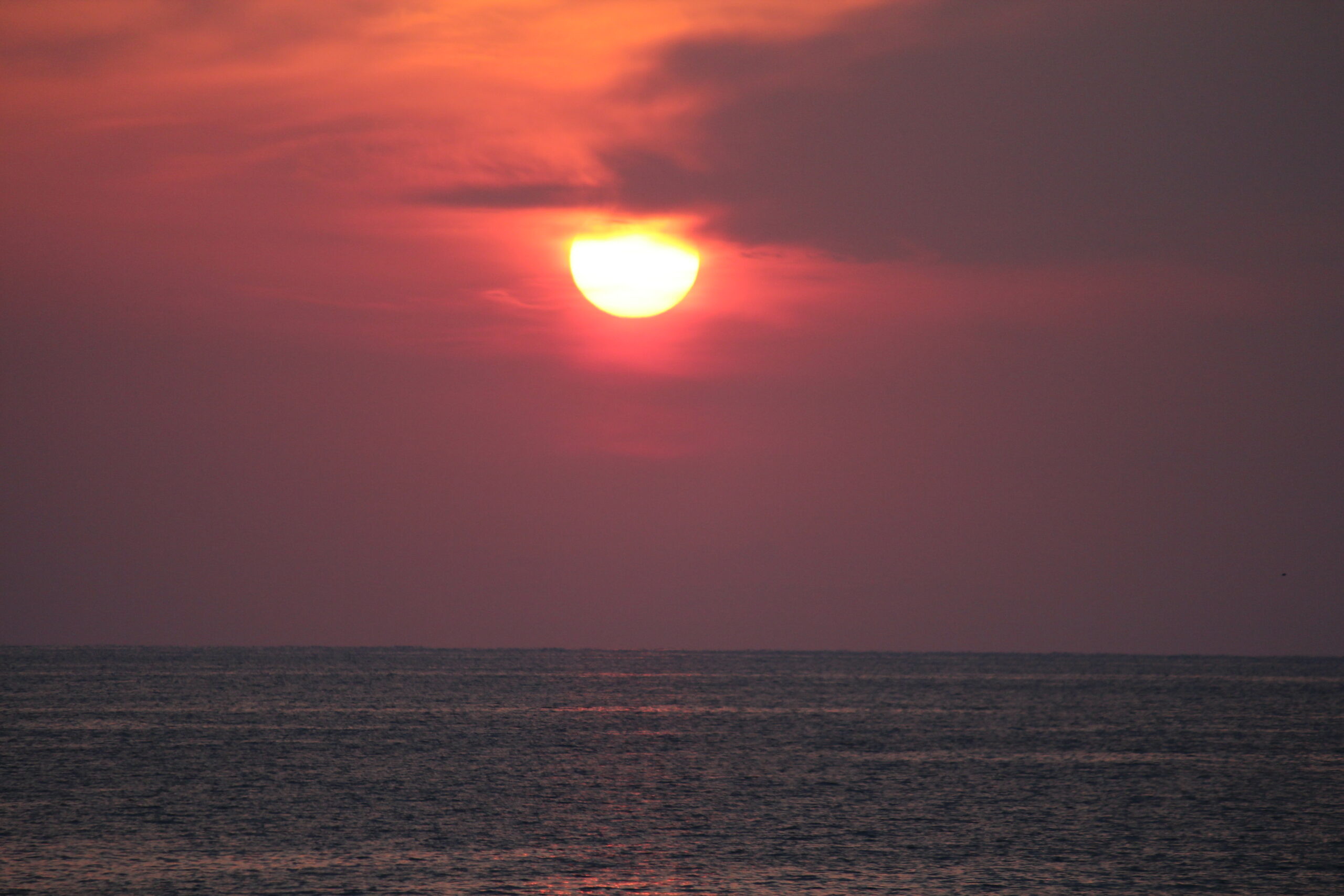 海に沈む夕日 Free高解像写真などの無料素材提供 世界遺産の軍艦島